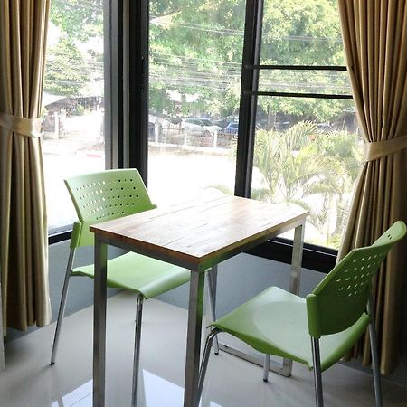 シティ ラサダ アパートメント ラムパーン 部屋 写真