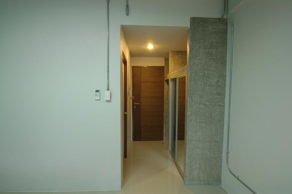 シティ ラサダ アパートメント ラムパーン 部屋 写真